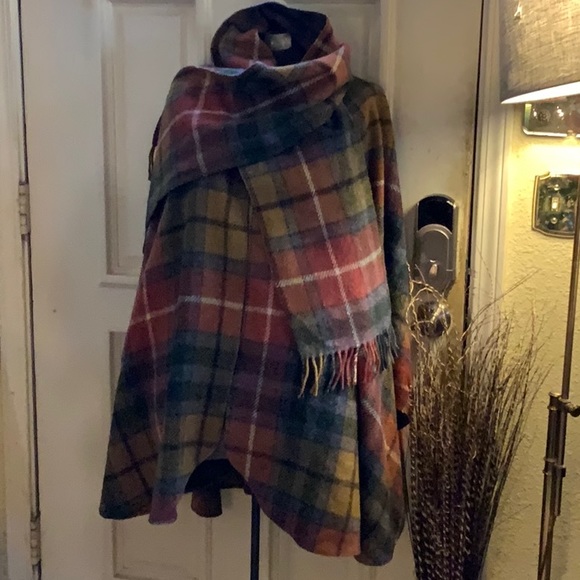 Vintage Creagaran wool cape from Scotland. - Picture 1 of 4